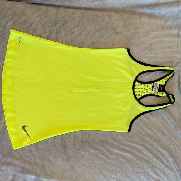 XS Nike Dri-Fit Tank - Picture 1 of 3
